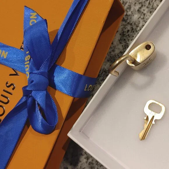 Louis Vuitton Padlock with Key #305. Made in France. - Picture 9 of 16